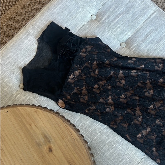 Petit Pois for Viviana G Black Sheer Lace Midi Dress Size Small - Picture 3 of 10